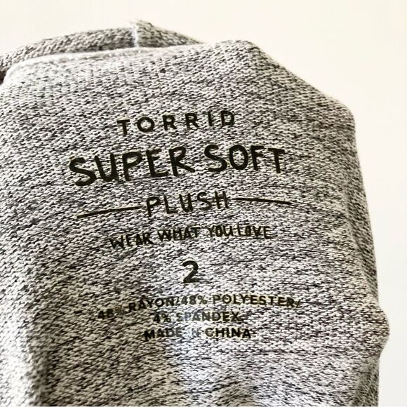 Torrid Size 2X Super Soft Plush Light Grey Cowl Neck Tunic Sweatshirt - Picture 4 of 7
